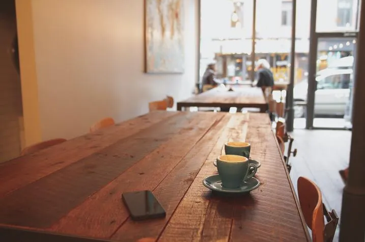 Tables en bois